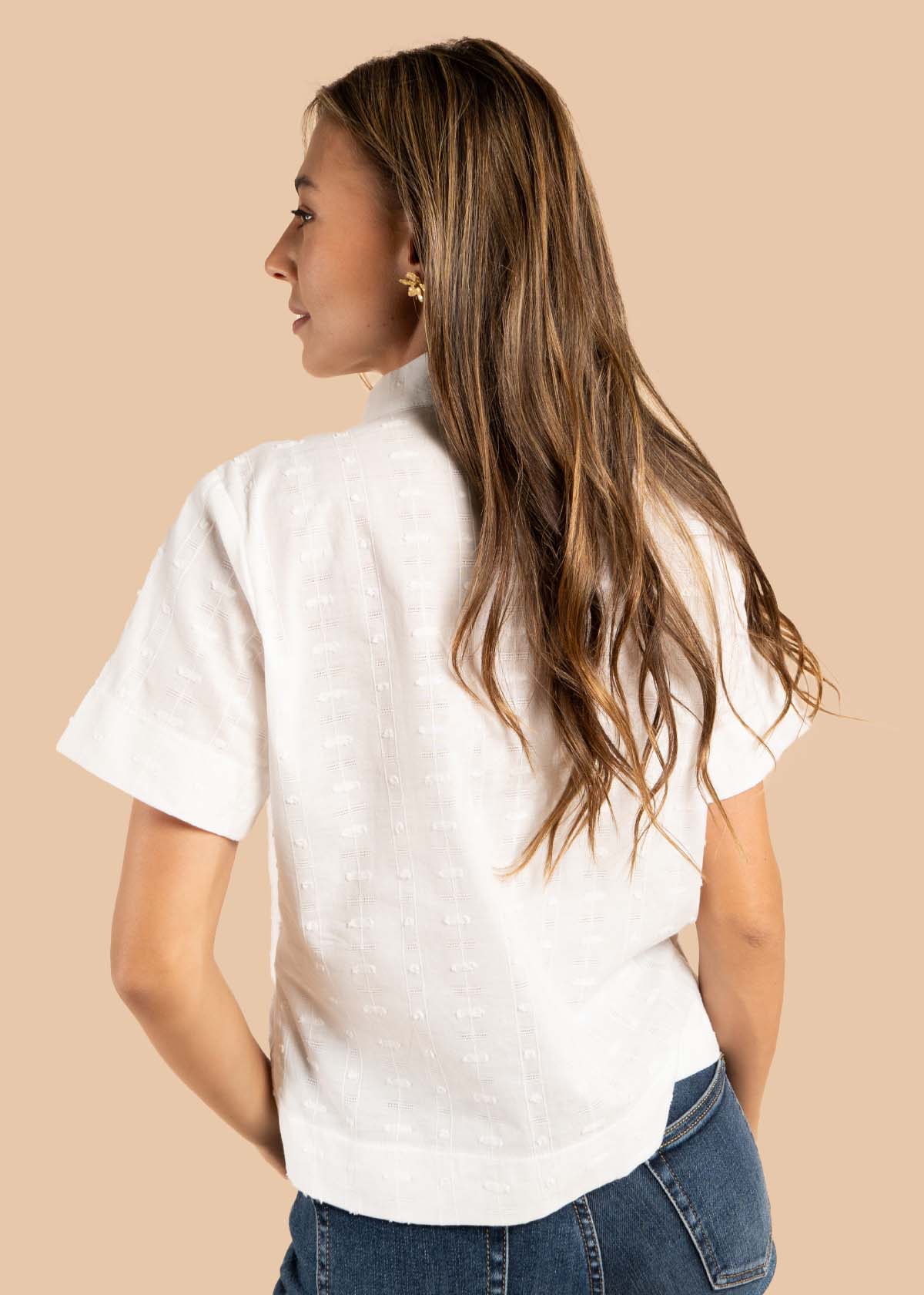 Blusa color marfil con bolsillos 105606