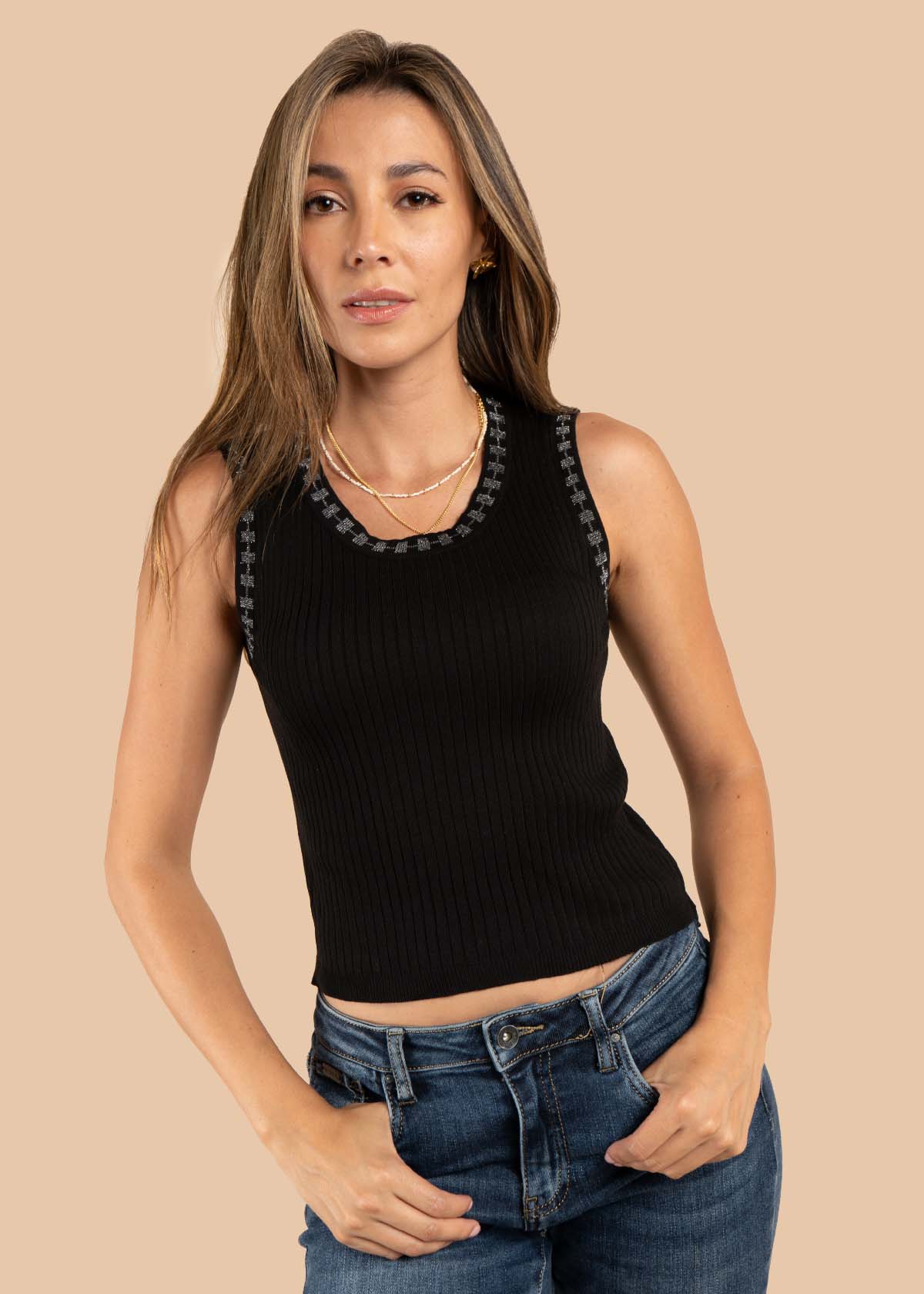 Camiseta color negro 105701
