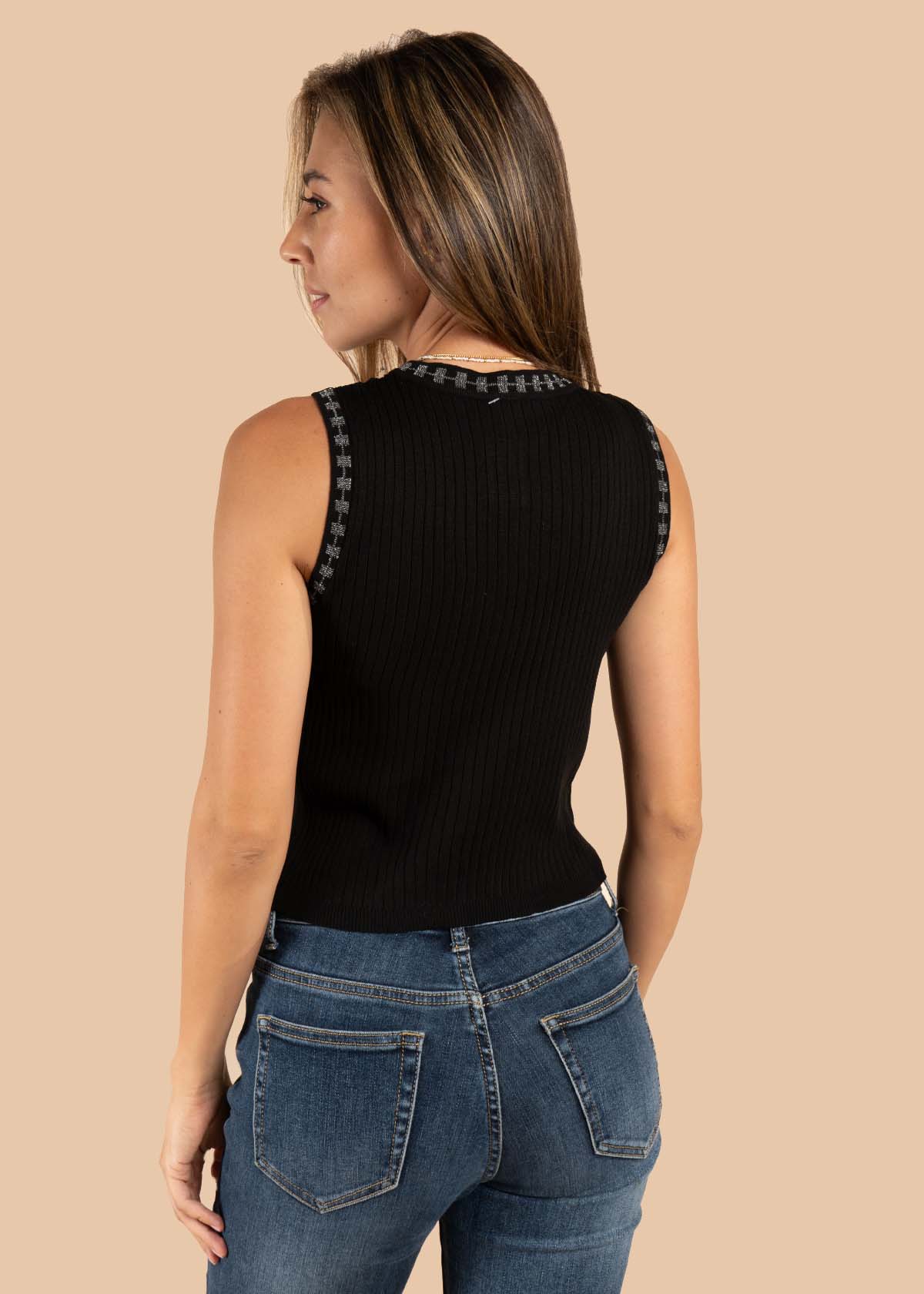 Camiseta color negro 105701