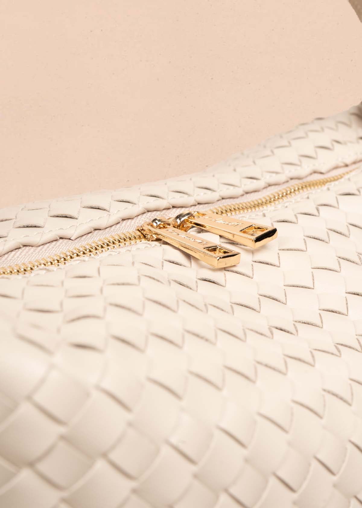 Bolso tipo cartera color beige 105752