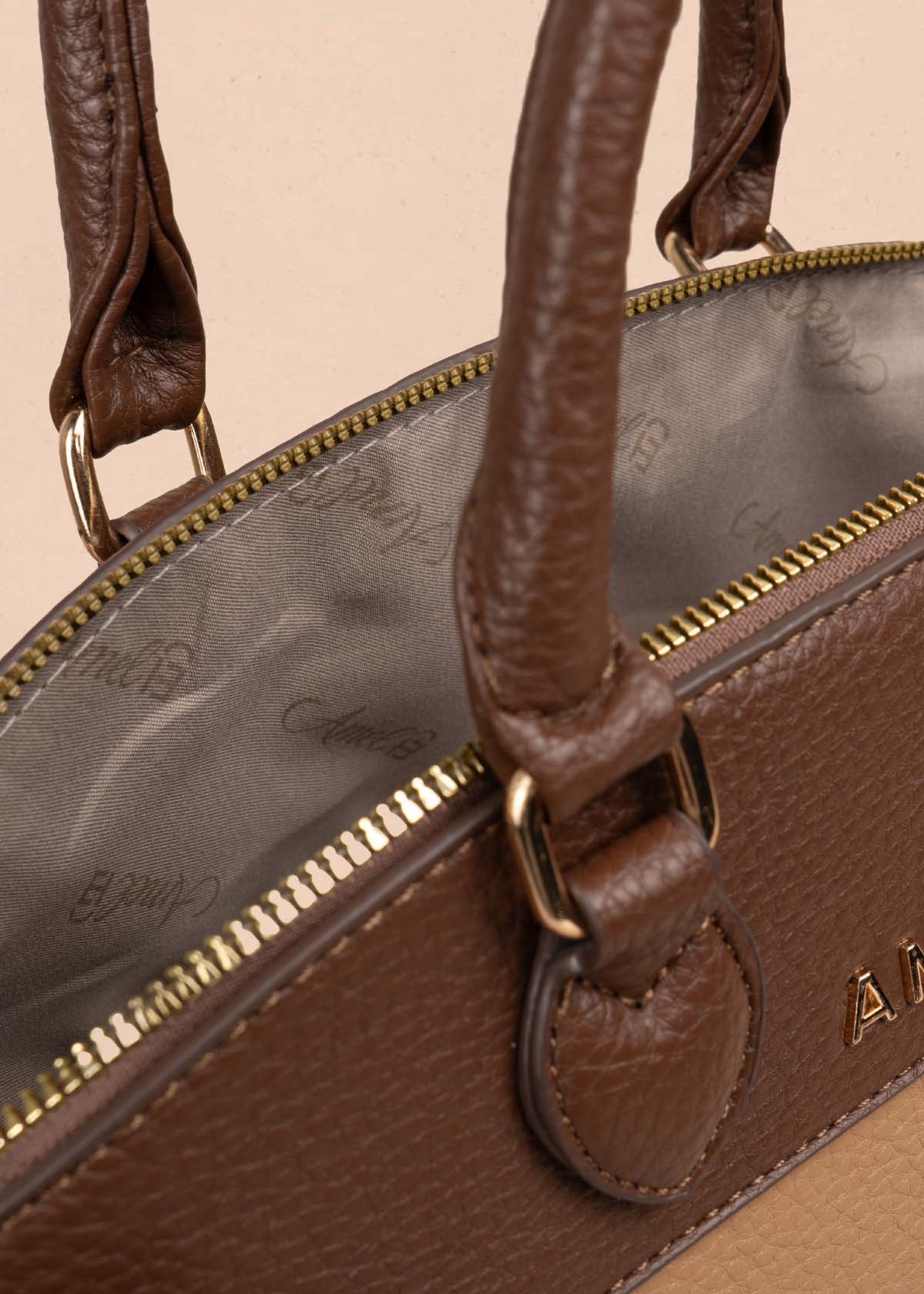 Bolso tipo cartera color camel 105770
