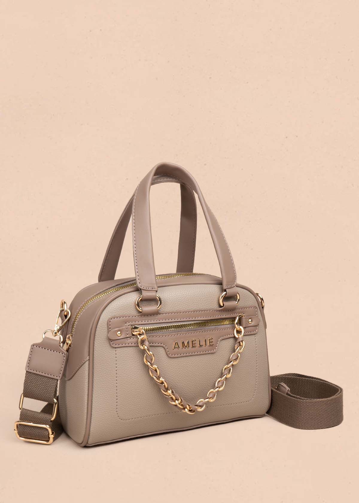 Bolso manos libres color taupe con cadena en cierre 105771