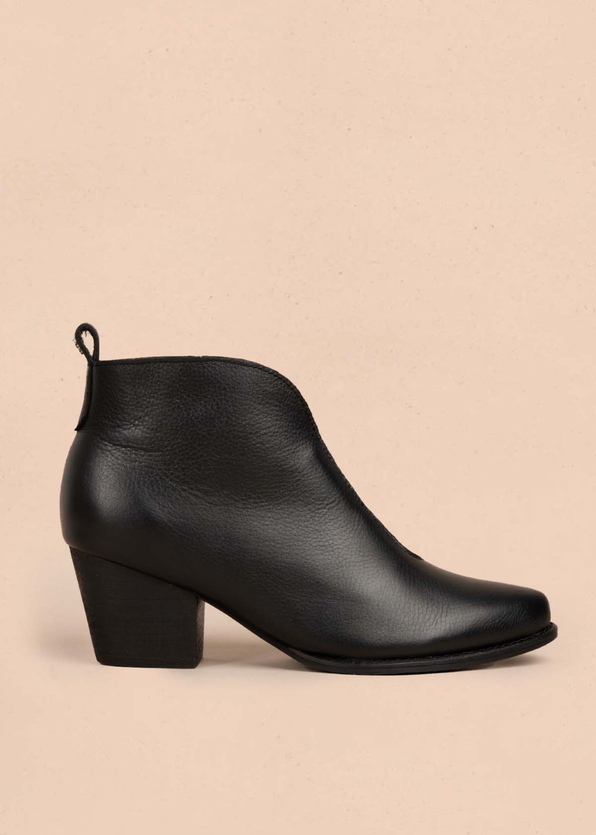 Botines en cuero color negro 105873