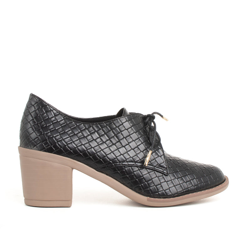 Zapato tipo Oxford con tacón color negro para dama