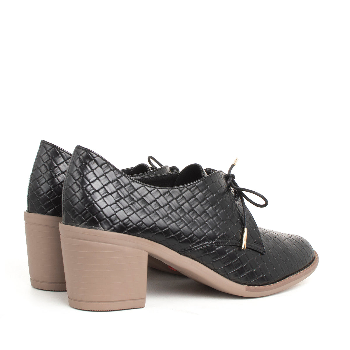 Zapato tipo Oxford con tacón color negro para dama
