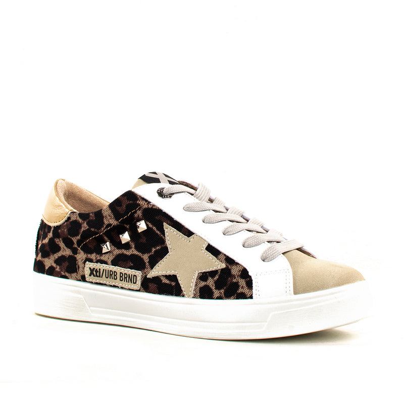 Tenis casuales color beige diseño animal print para dama