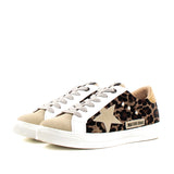 Tenis casuales color beige diseño animal print para dama