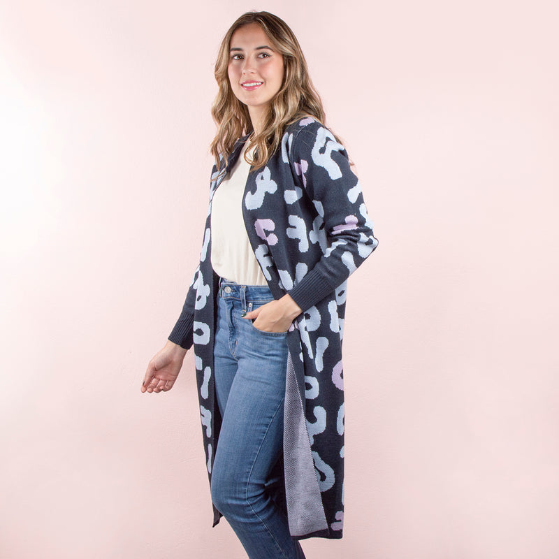 Chaqueta tipo gabán color azul diseño animal print