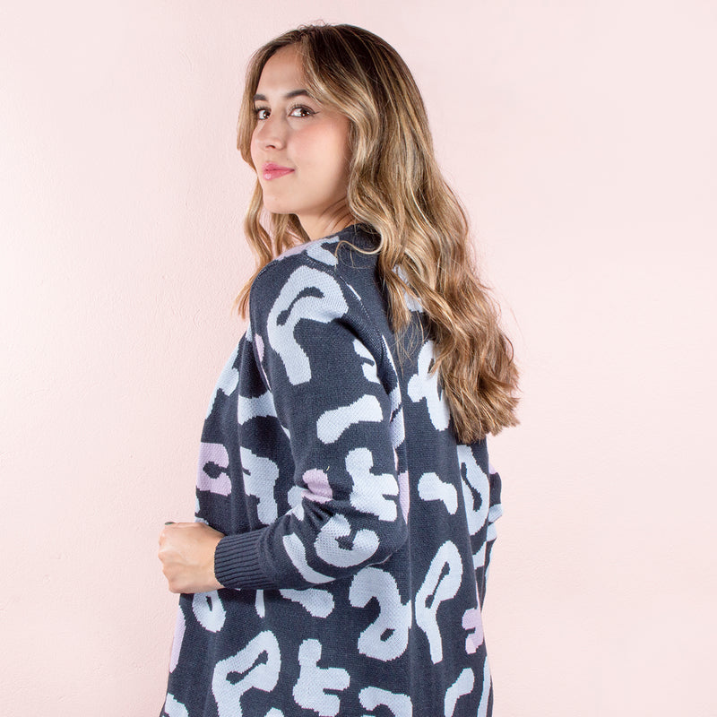 Chaqueta tipo gabán color azul diseño animal print