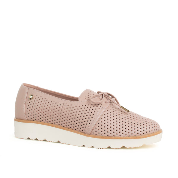 Zapato de cuero color nude, para dama