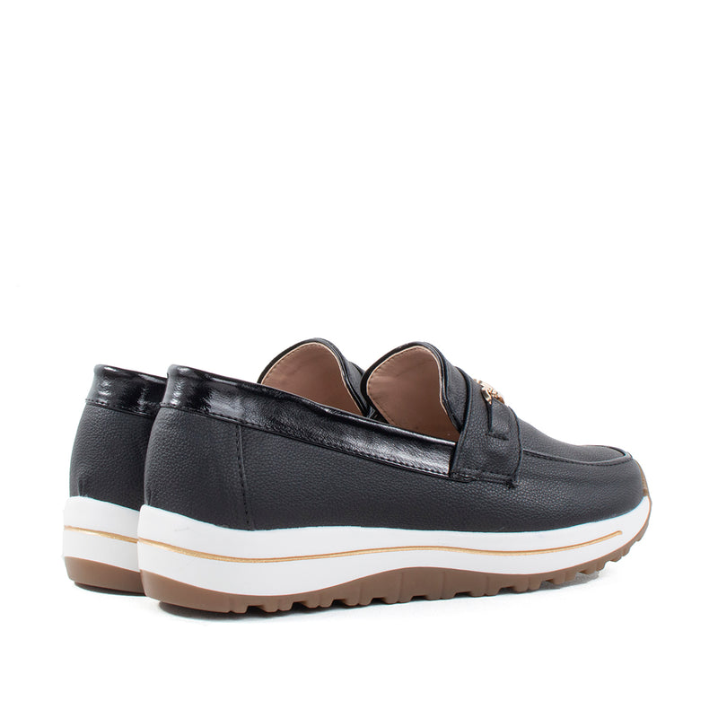 Mocasín color negro con textura croco, para dama