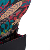 Bolso bandolera de cuero color negro con estampado frontal