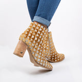 Botines color dorado texturizado