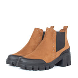 Botines color miel en gamuza sintética con taches