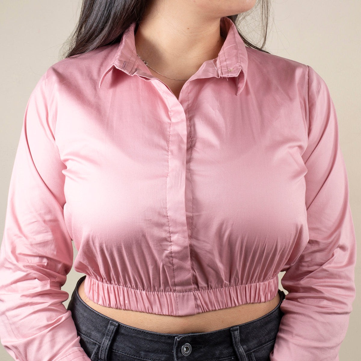 Blusa corta de manga larga color rosa