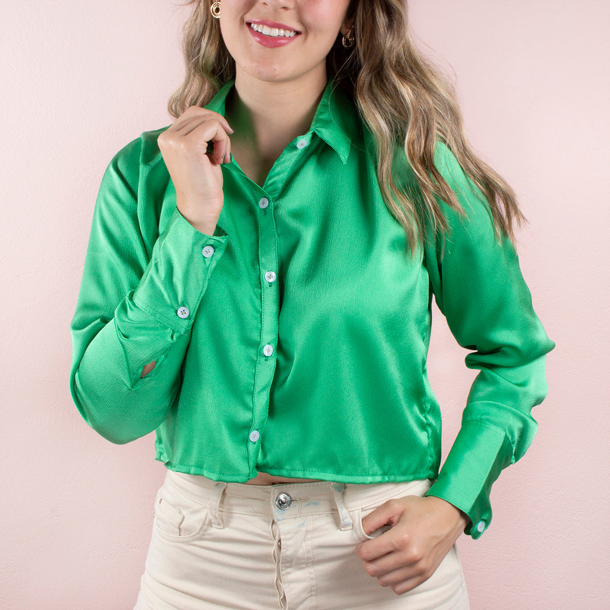 Blusa satinada manga larga color verde