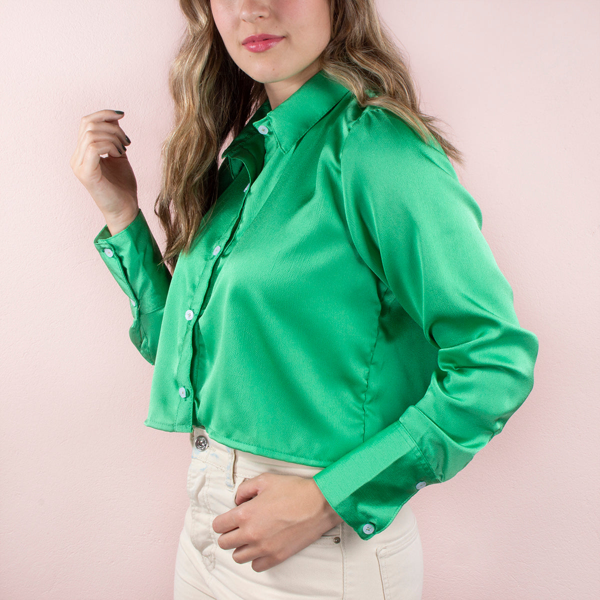 Blusa satinada manga larga color verde