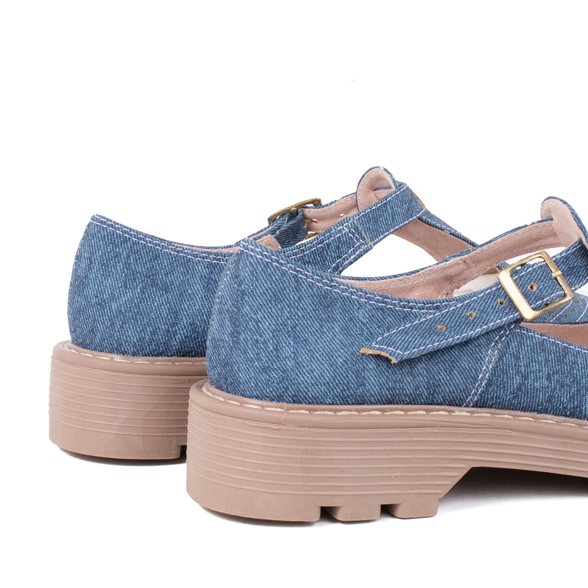 Mocasines color azul denim tipo mafalda y bordado tipo oxford