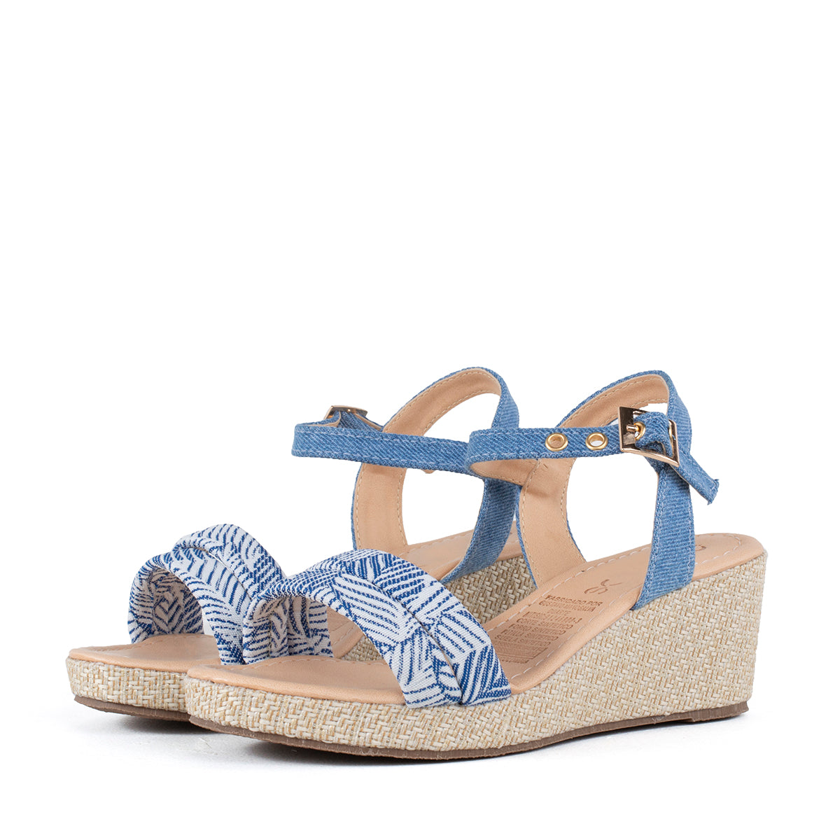 Sandalias color azul con plataforma y empeine textil