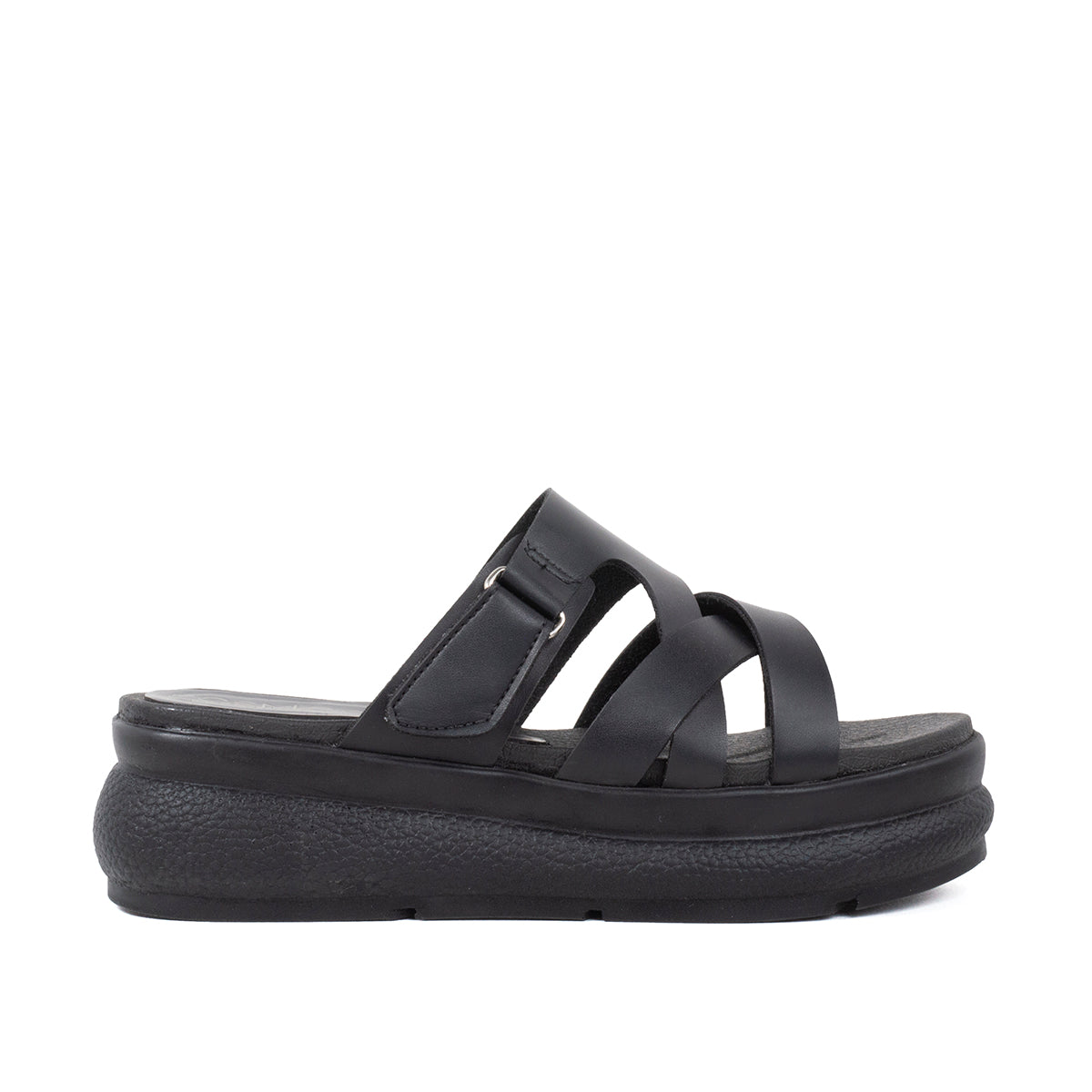 Sandalias color negro con correa