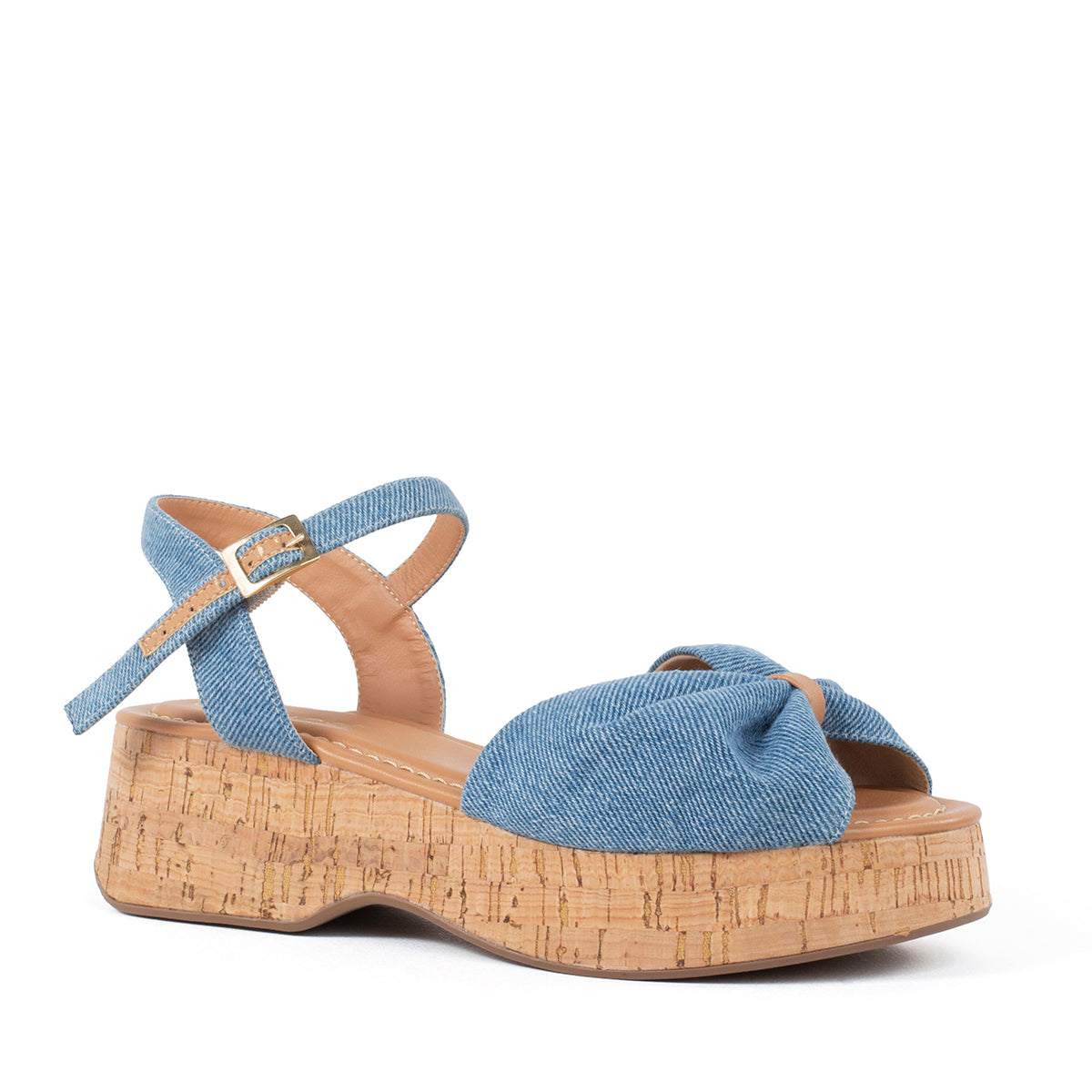 Sandalia color azul denim con correa
