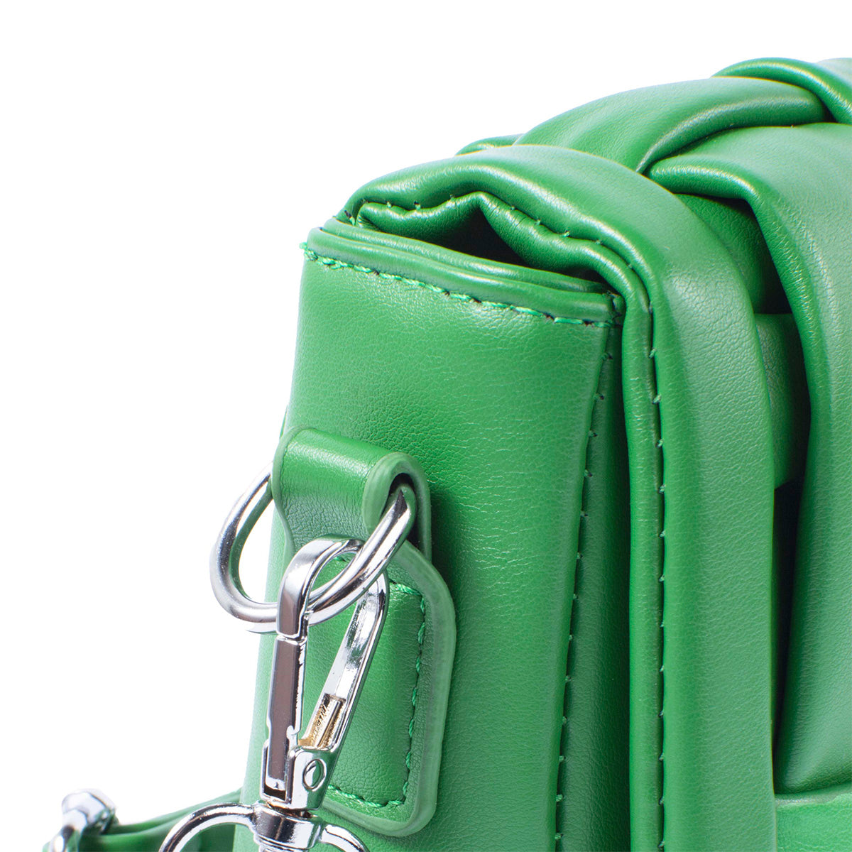 Bolso tipo bandolera color verde diseño acolchado y moderno