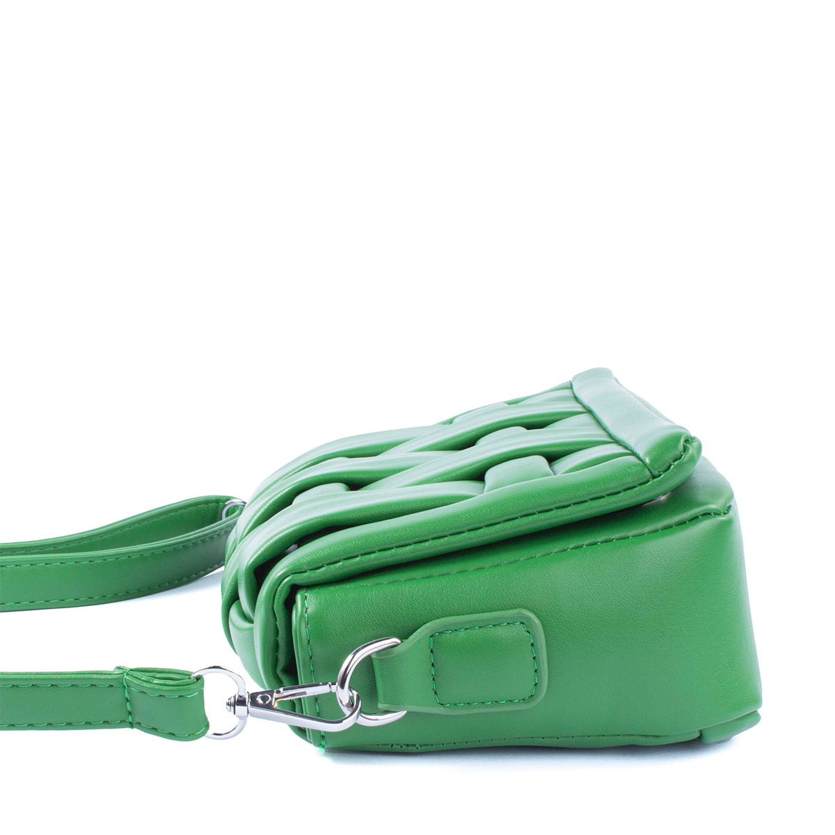 Bolso tipo bandolera color verde diseño acolchado y moderno