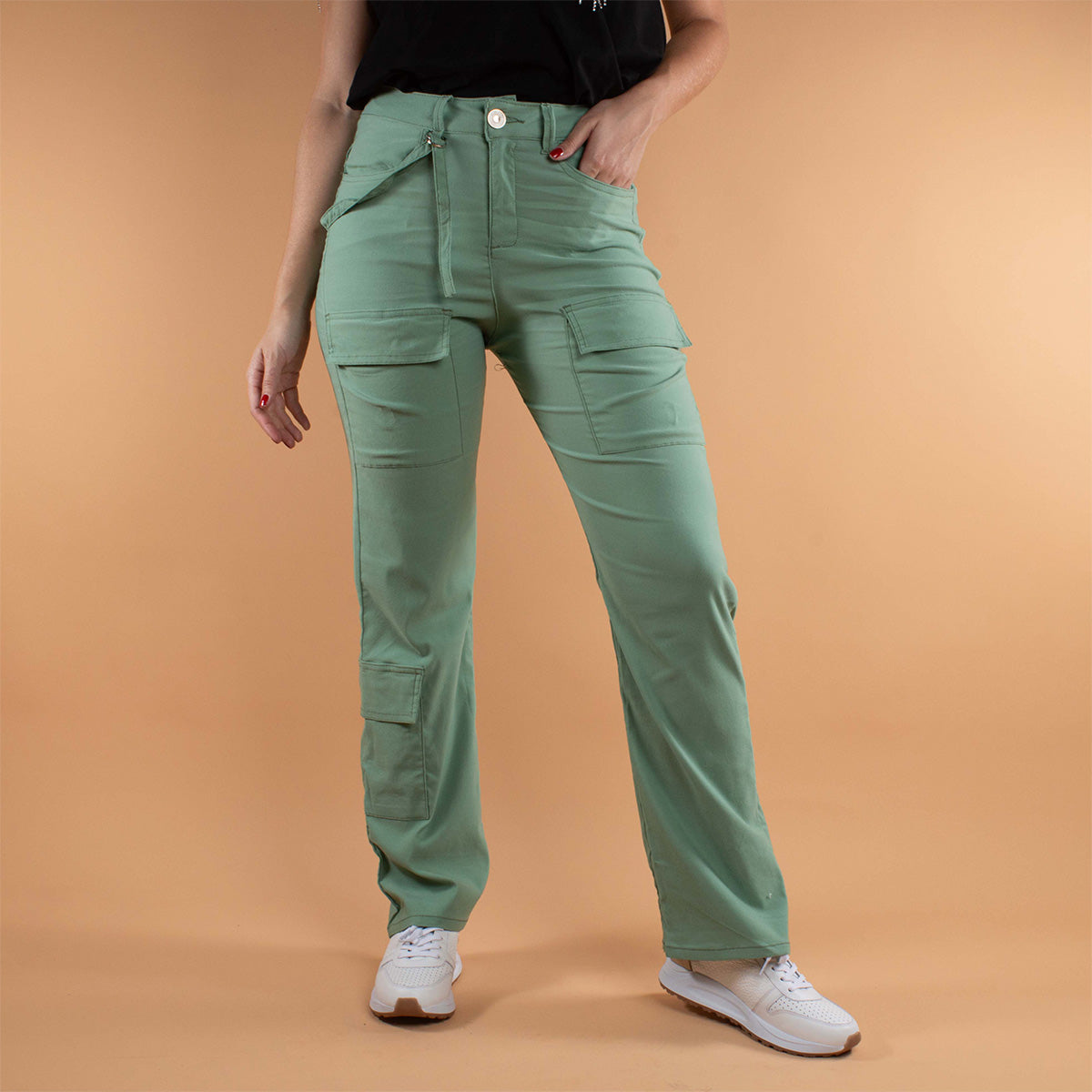 Pantalón color verde limón con correa lateral