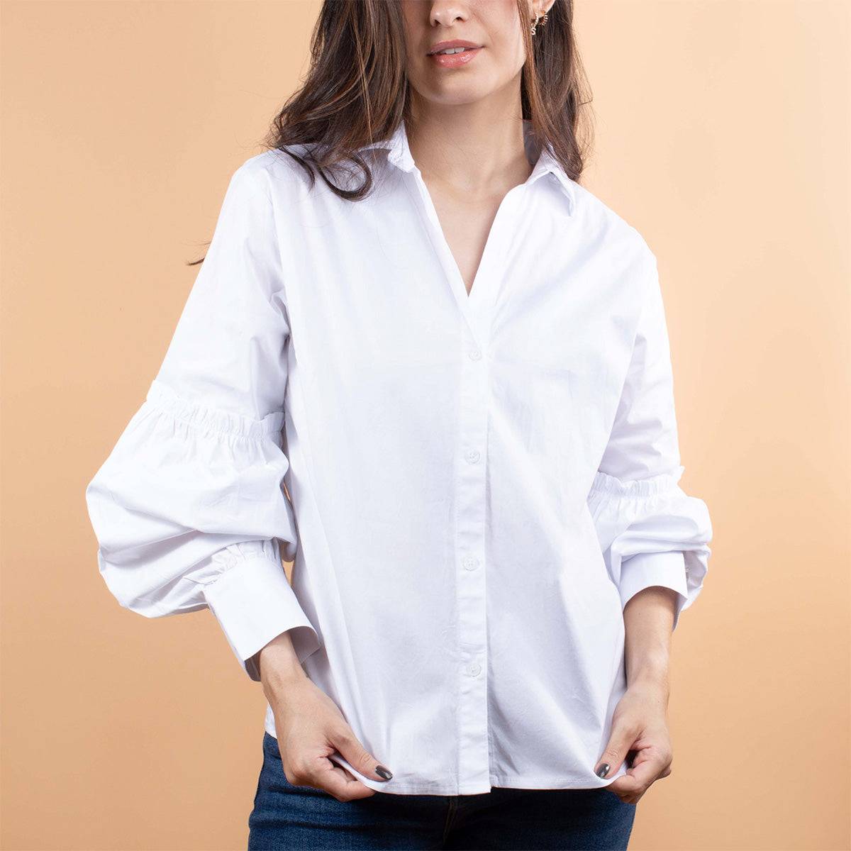 Blusa clásica color blanco con manga en globo
