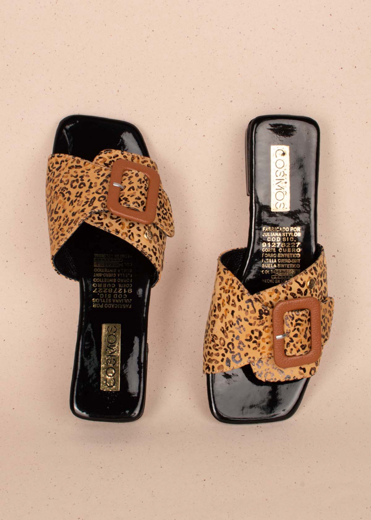 Sandalias planas en cuero color miel con folia animal print 104054