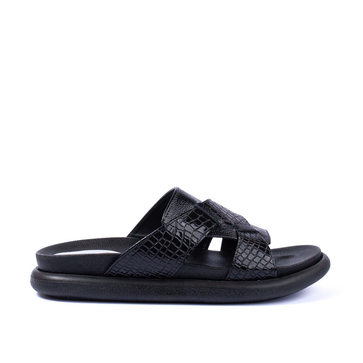 Sandalias planas en cuero color negro con textura tipo croco 104073