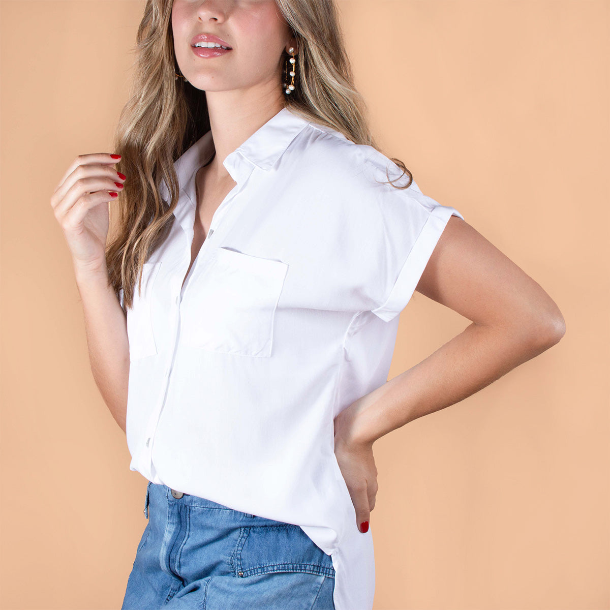 Blusa color blanco con bolsillos 104151