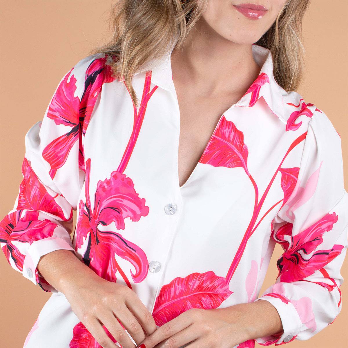 Blusa multicolor con estampado de flores