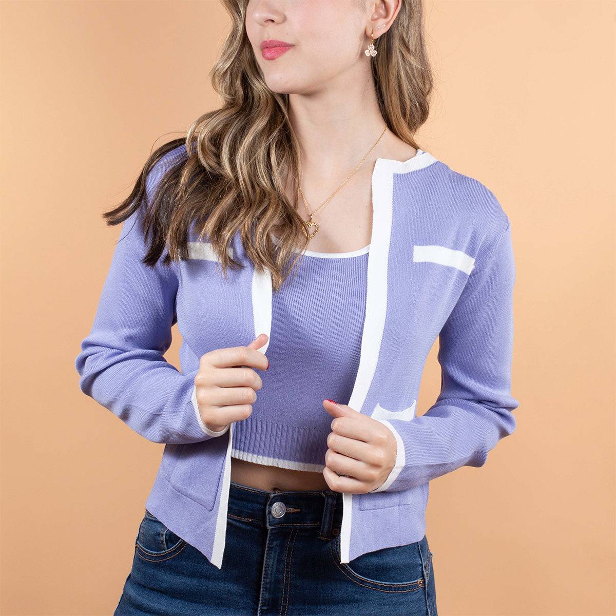 Conjunto de blusa y chaqueta tejida color lila