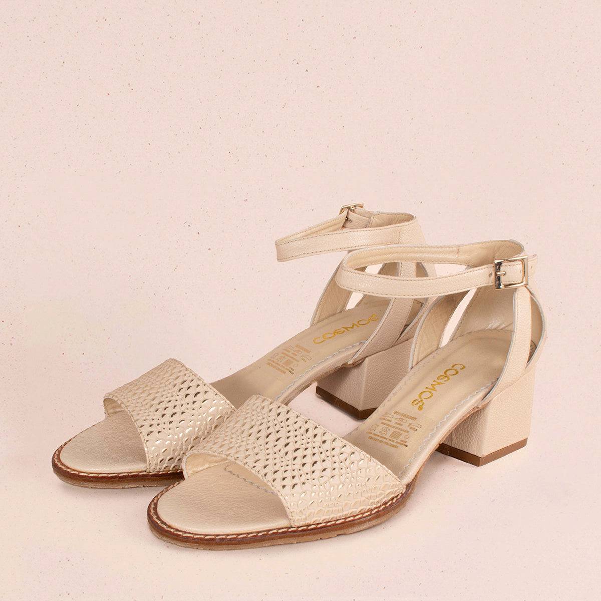 Sandalias altas en cuero color beige con folia tipo pitón 104289