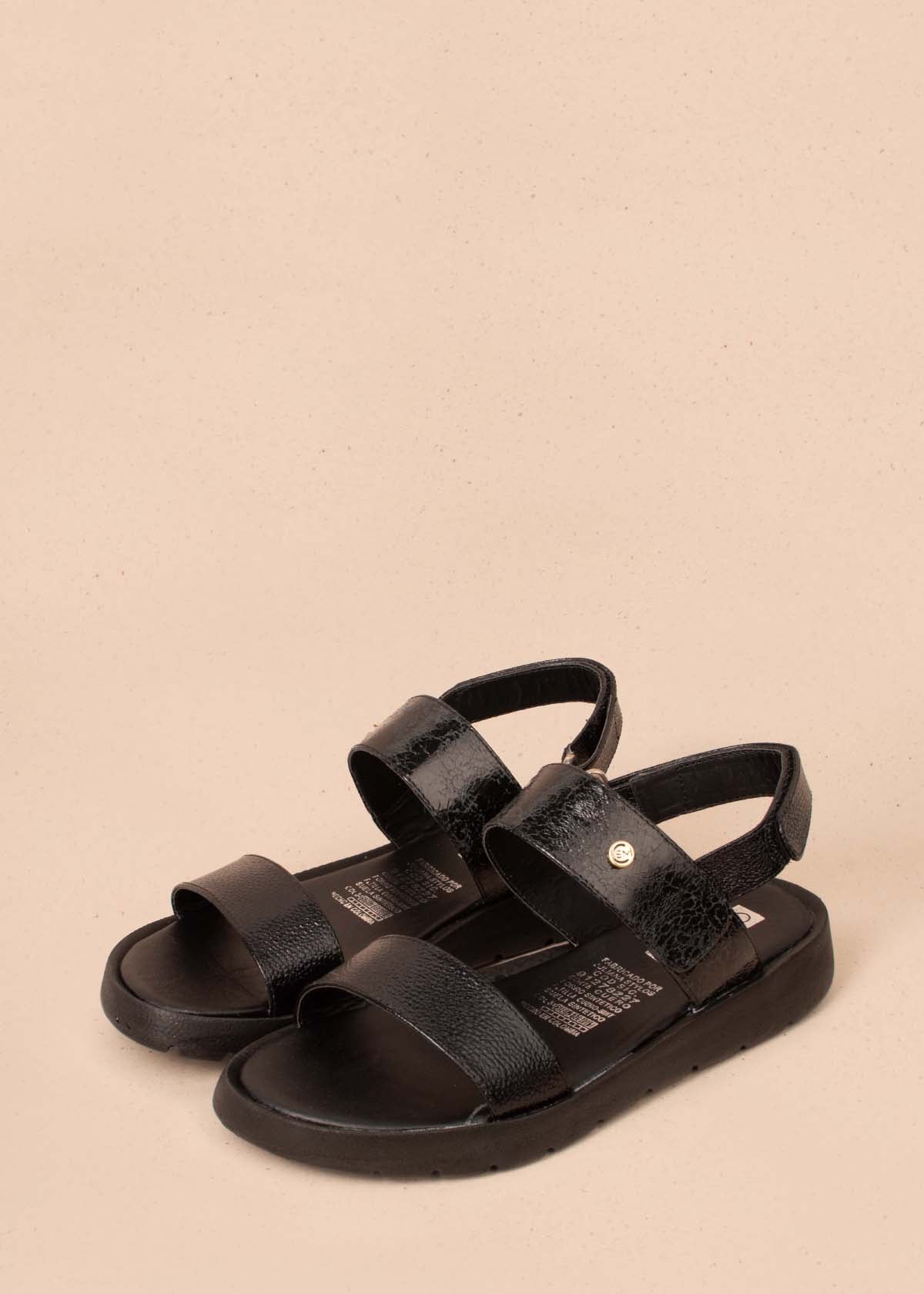 Sandalias planas en cuero color negro con folia 104322