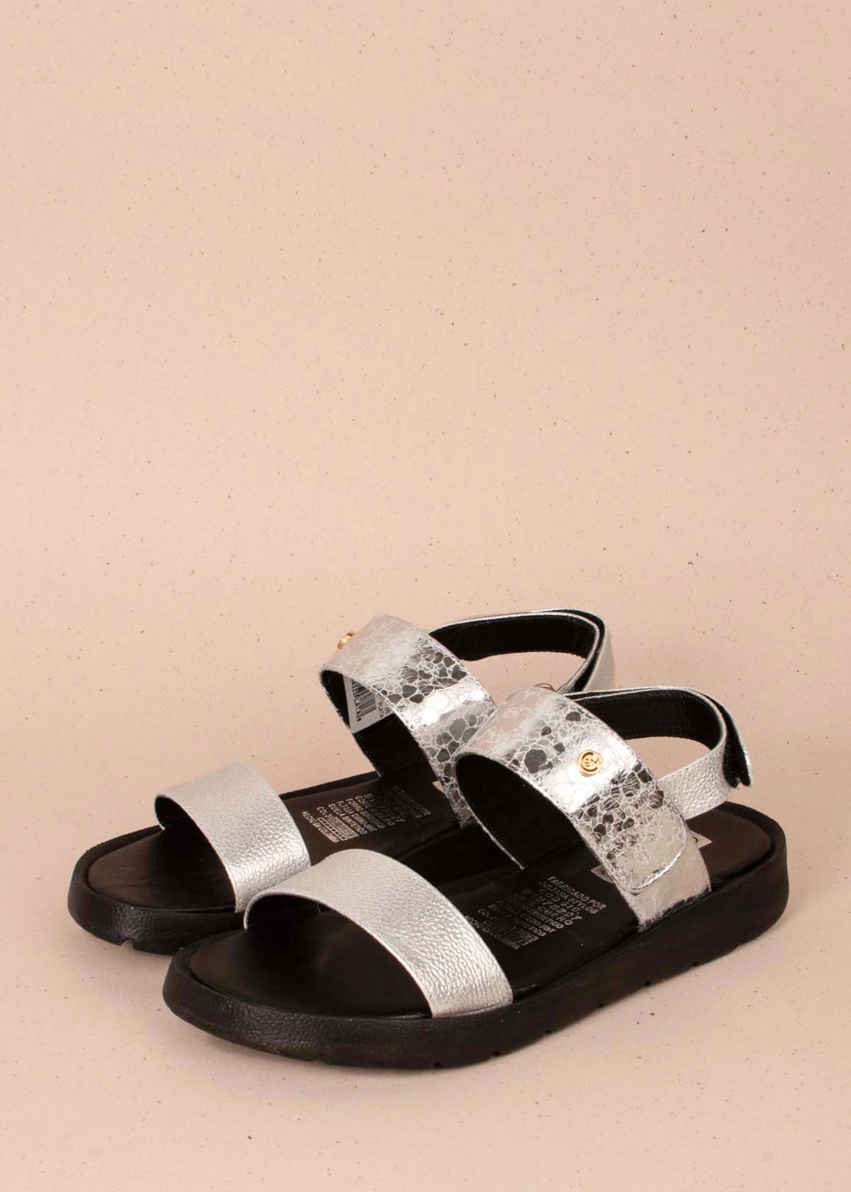 Sandalias planas en cuero color plata con folia 104322