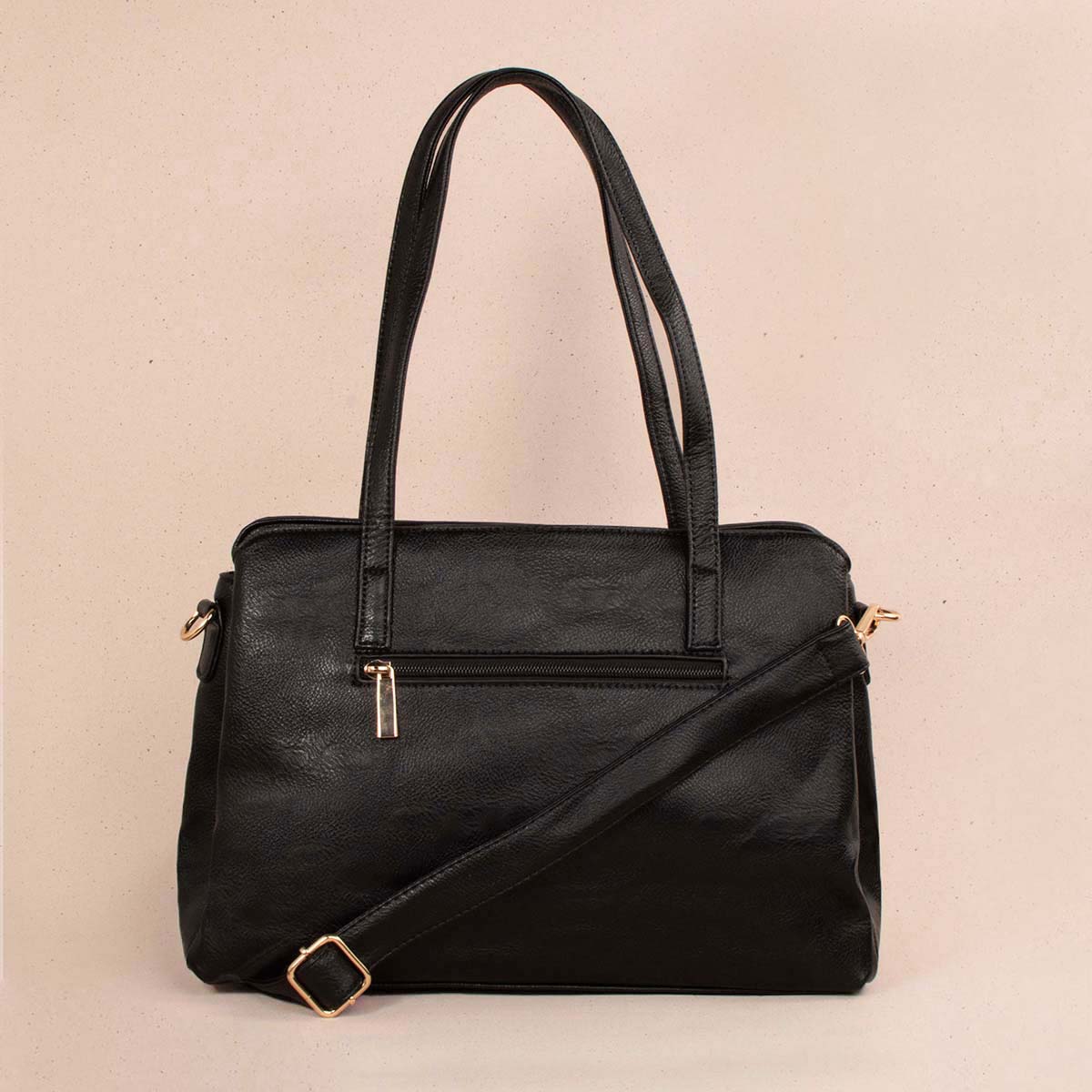 Bolso tipo shopping color negro con cierre externo 104340