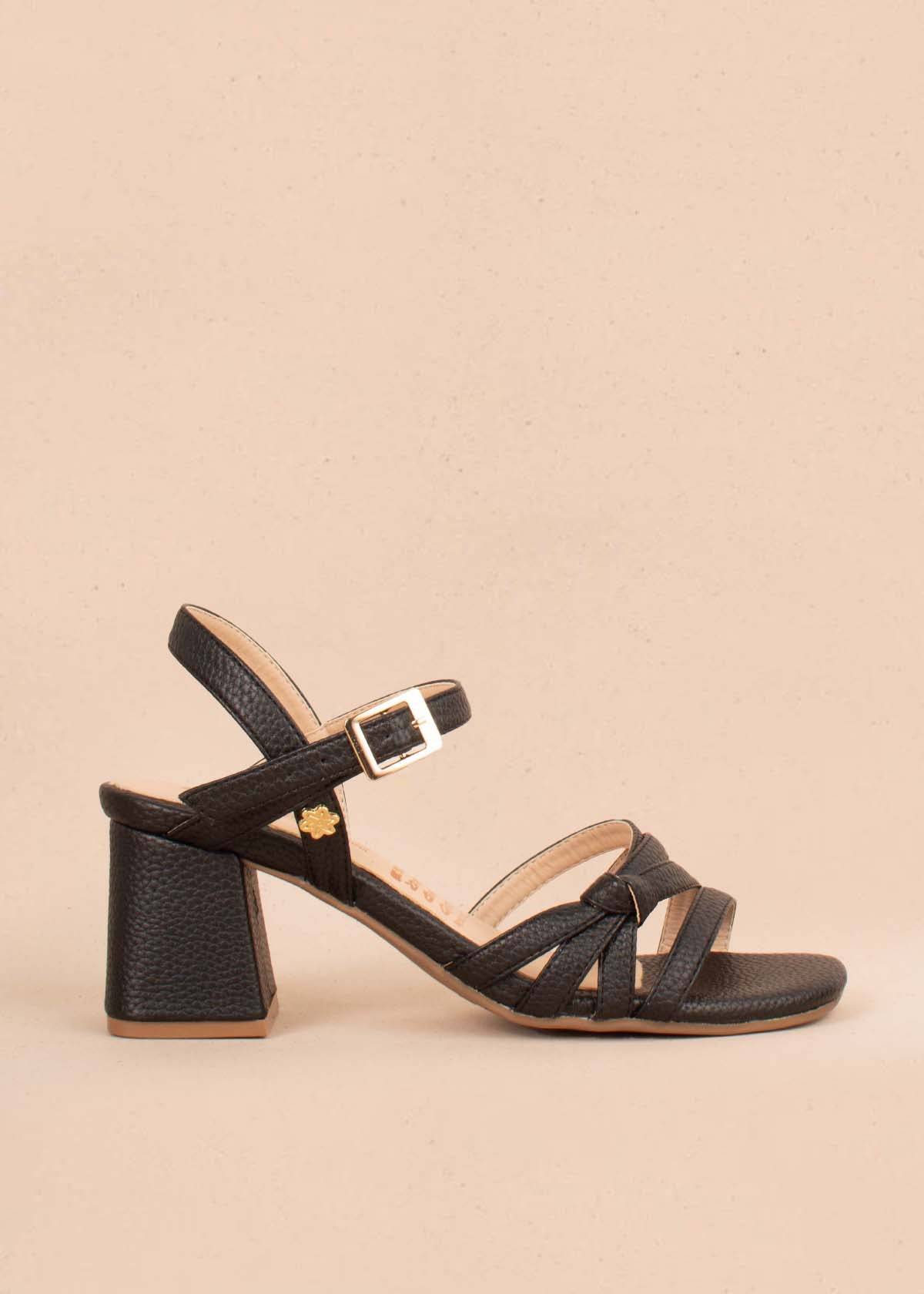 Sandalias altas color negro con nudo decorativo 104373