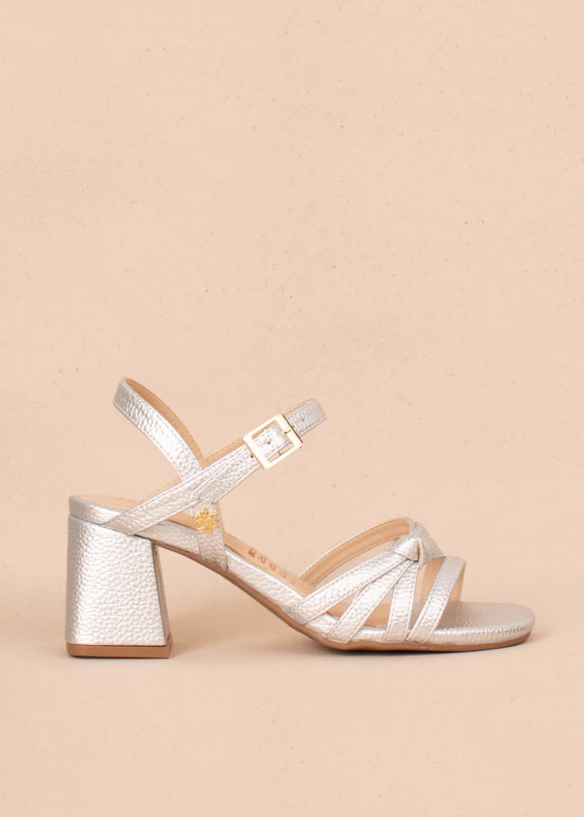 Sandalias altas color plata con nudo decorativo 104373