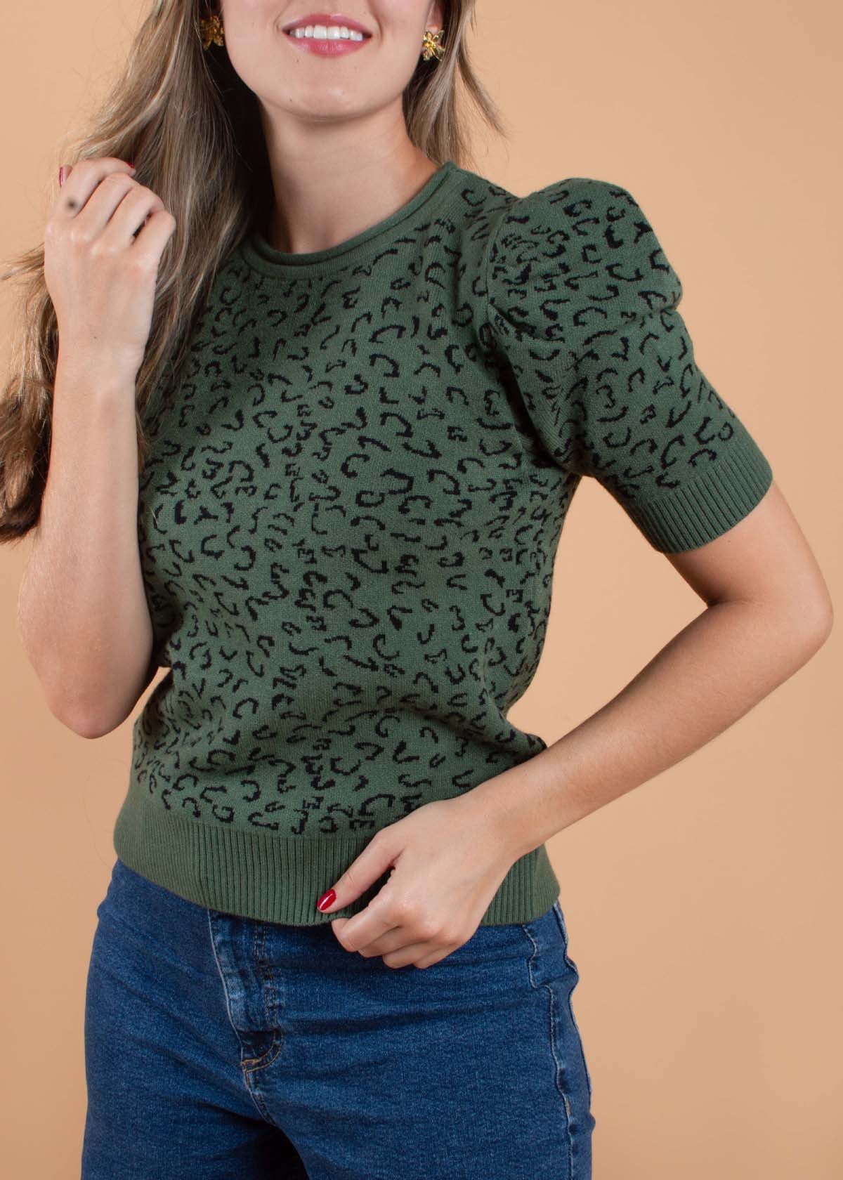 Blusa color verde con estampado animal print  104378