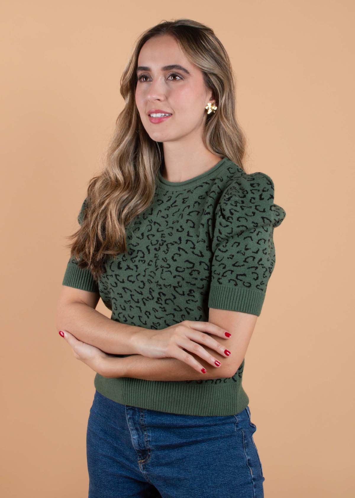 Blusa color verde con estampado animal print  104378