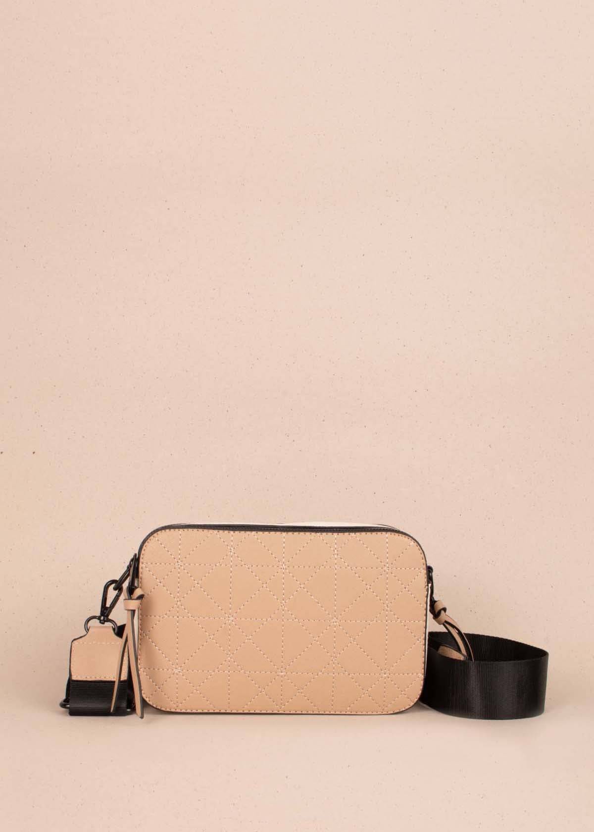 Bolso tipo bandolera color beige con costuras en rombo 104386