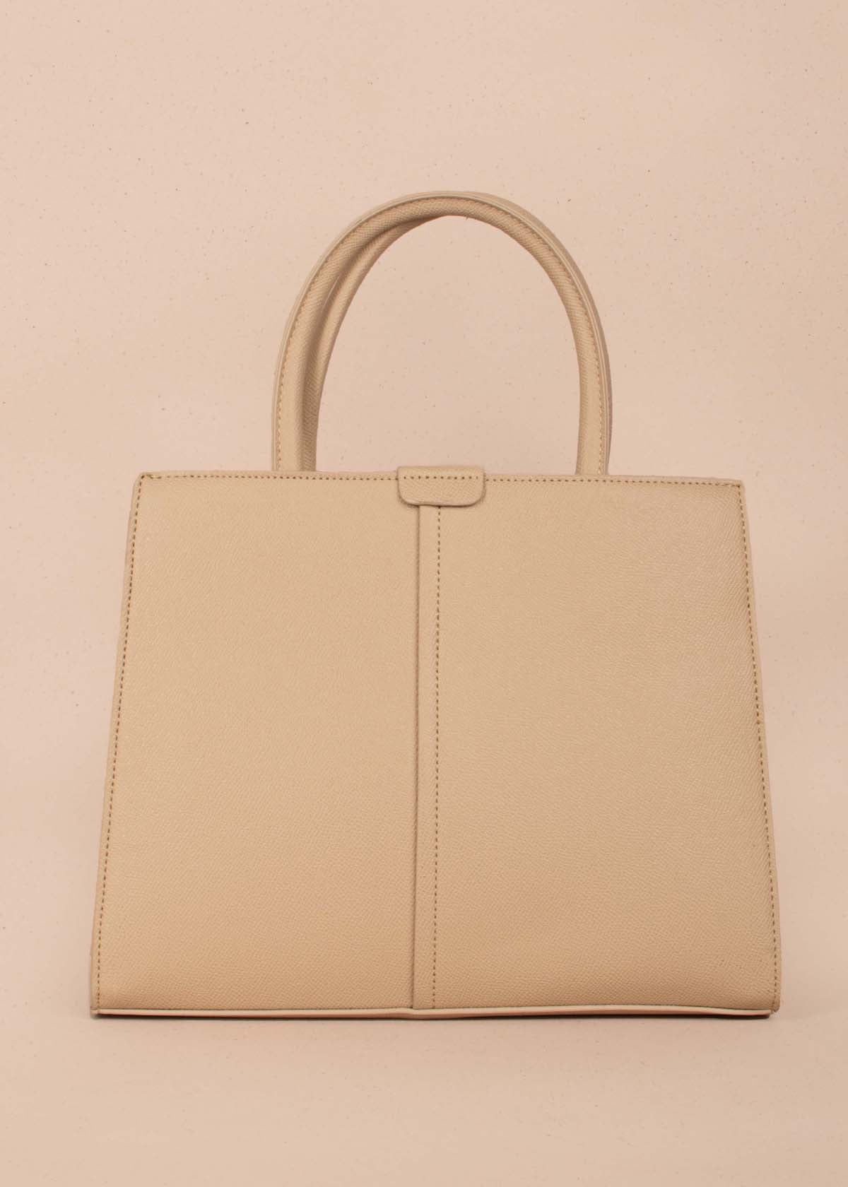 Bolso tipo cartera color beige con llavero 104387