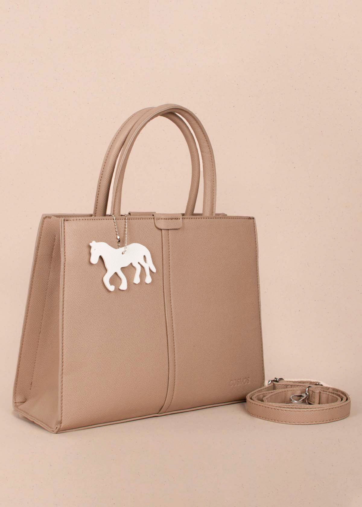 Bolso tipo cartera color taupe con llavero 104387