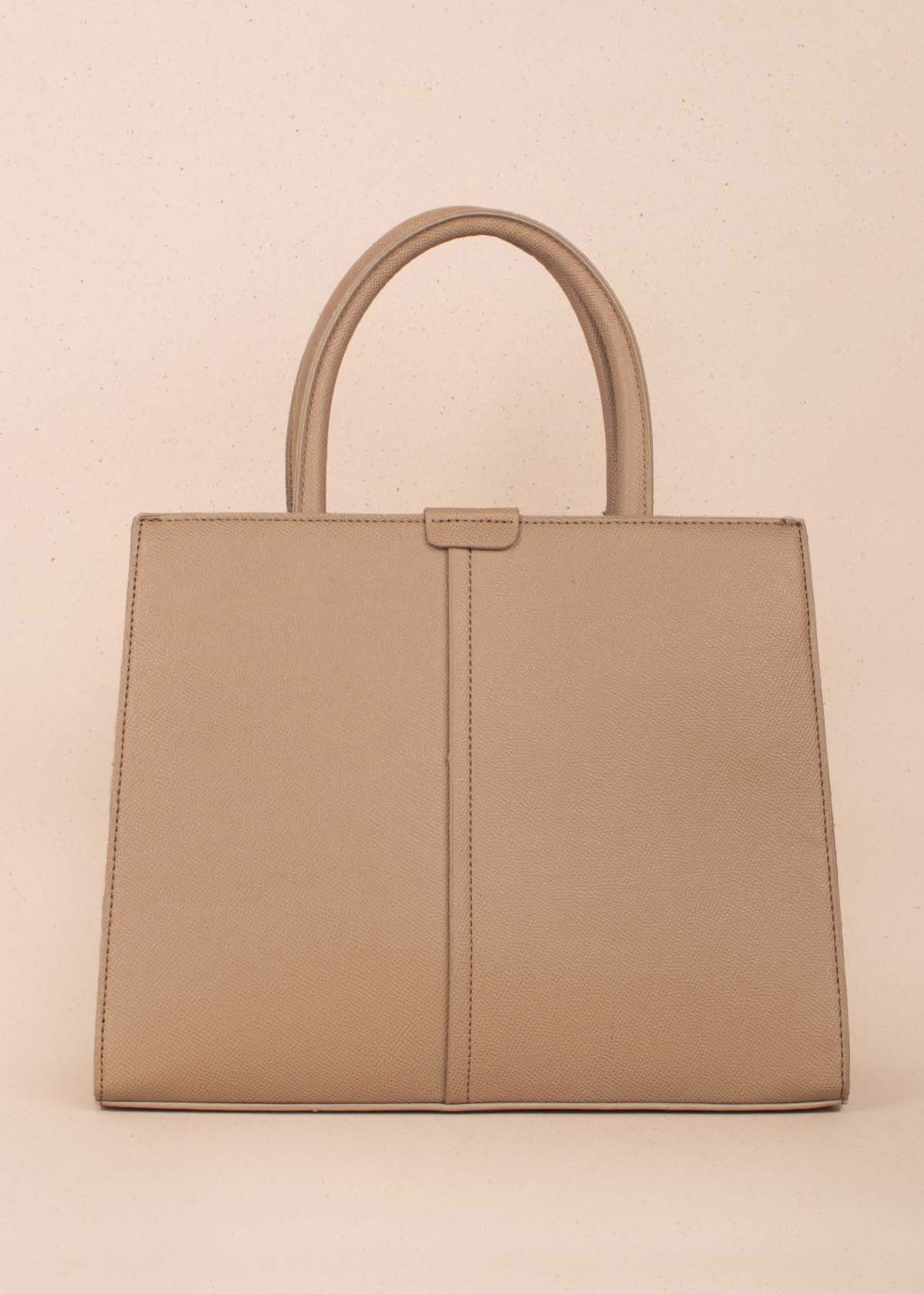 Bolso tipo cartera color taupe con llavero 104387