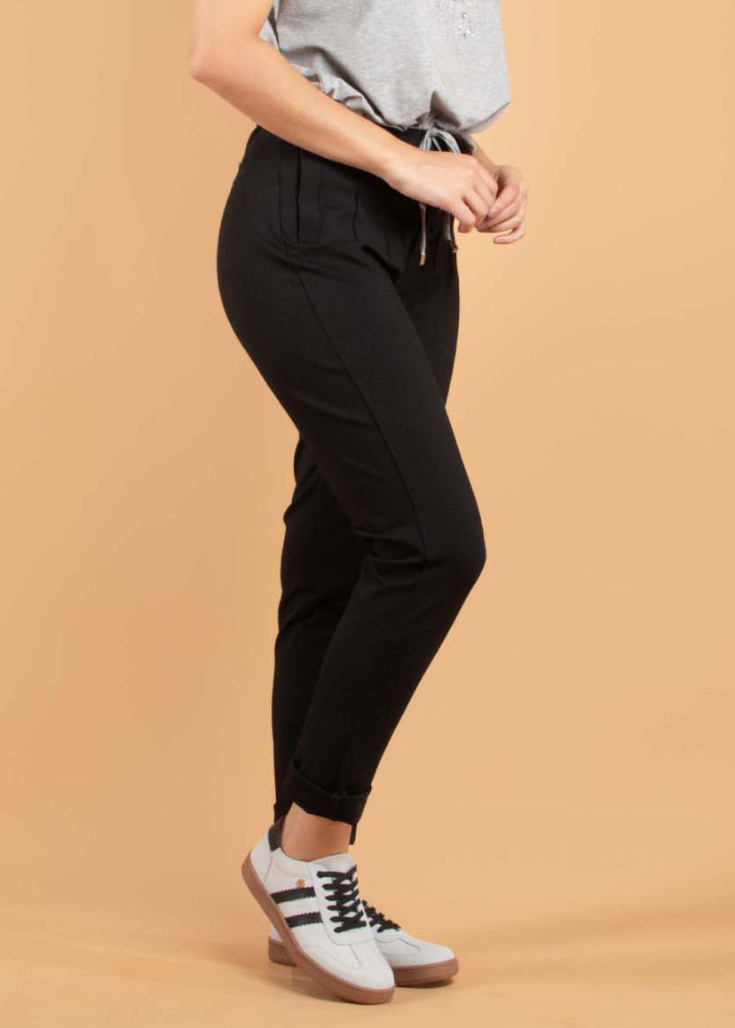 Leggins color negro con pinzas en cintura 104433