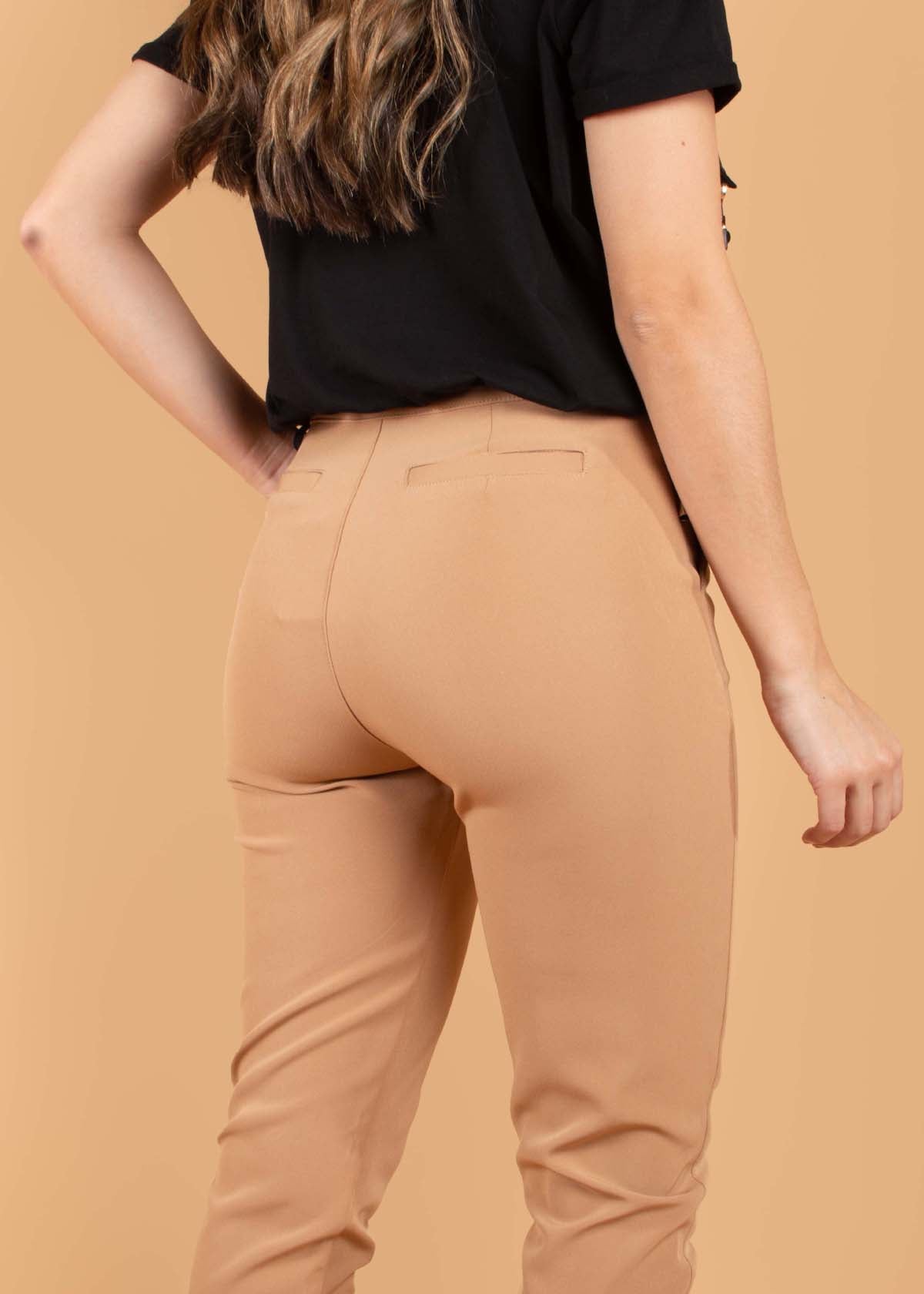 Pantalón clásico color camel 104434