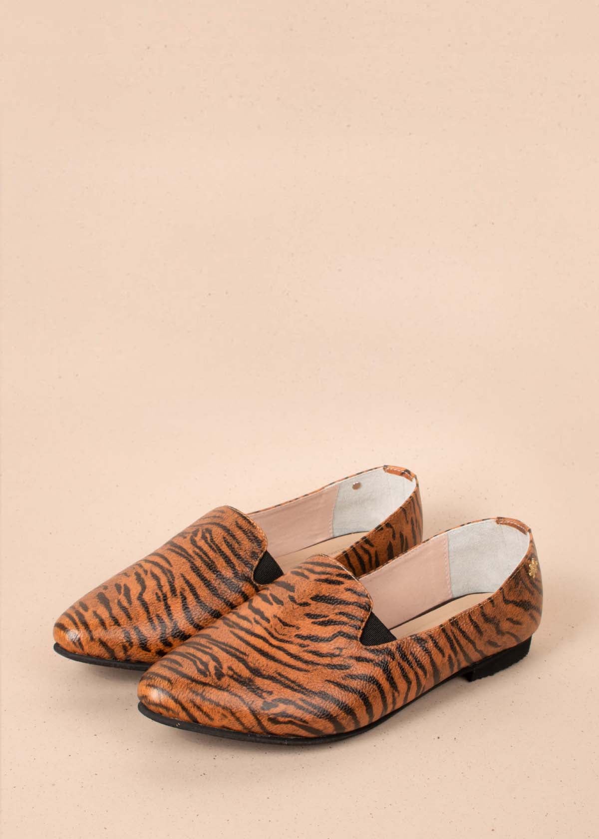 Baletas en cuero color miel con folia animal print 104467