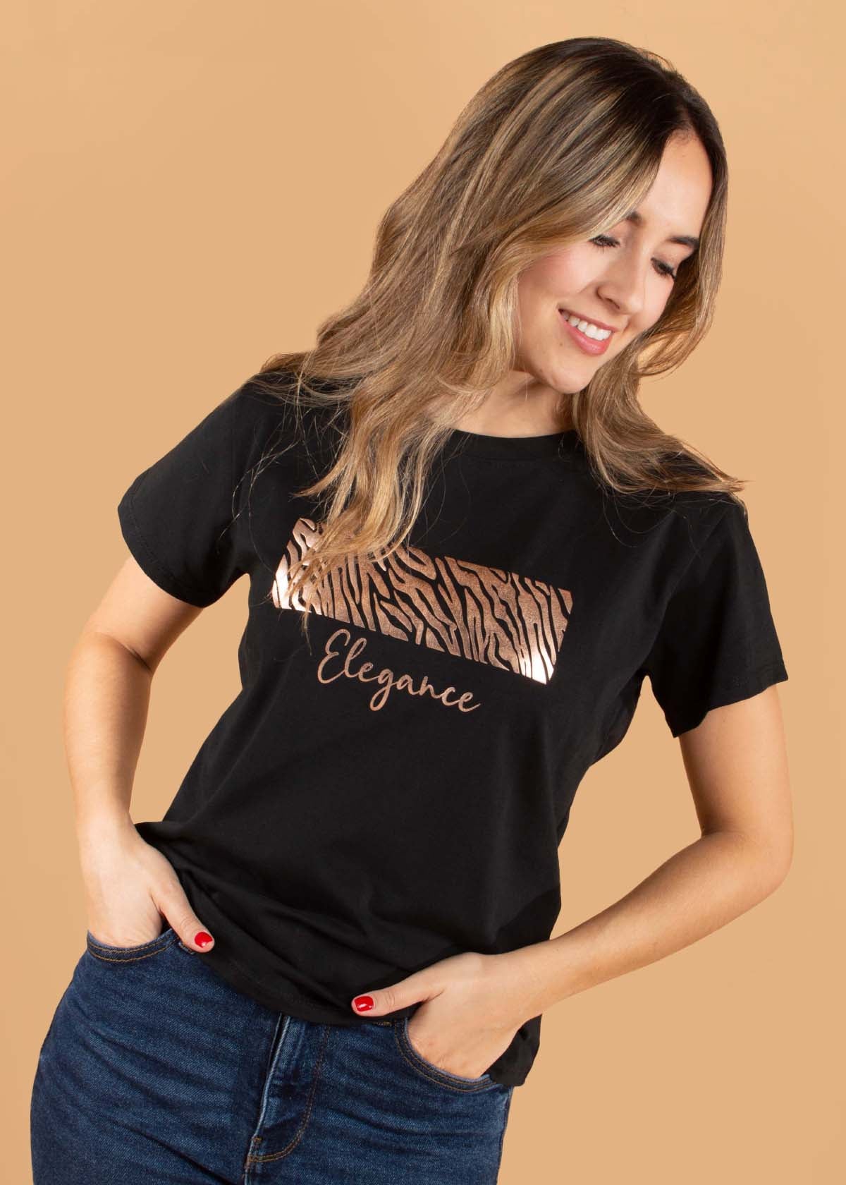 Camiseta color negro con estampado 104499